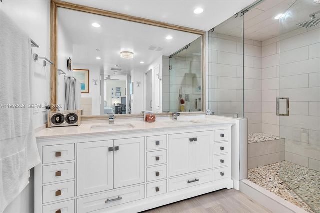 3801 Collins Ave 806, Miami Beach, FL 33140