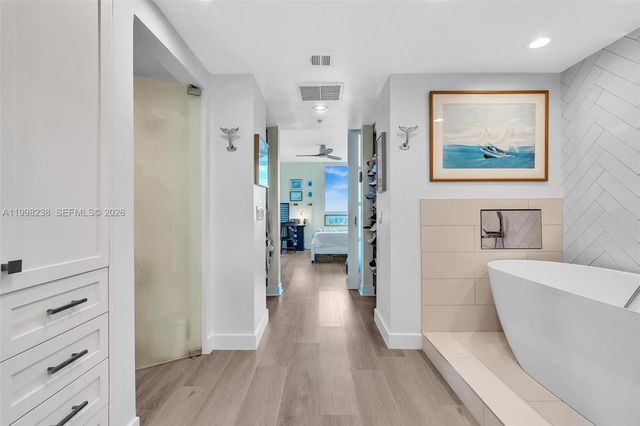 3801 Collins Ave 806, Miami Beach, FL 33140