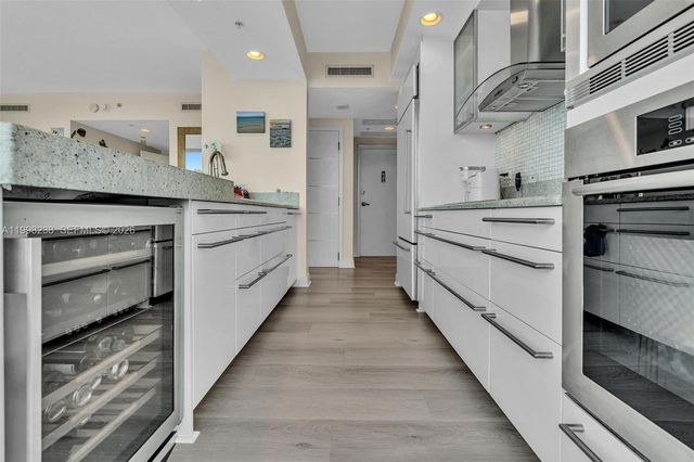 3801 Collins Ave 806, Miami Beach, FL 33140