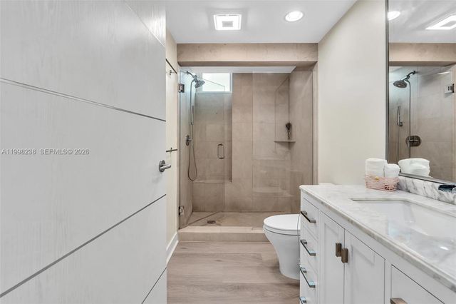 3801 Collins Ave 806, Miami Beach, FL 33140