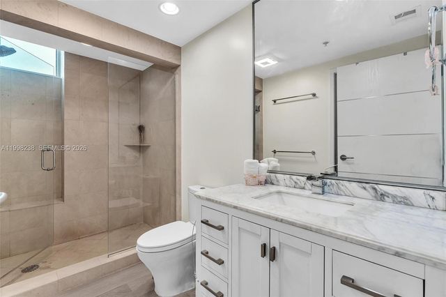 3801 Collins Ave 806, Miami Beach, FL 33140