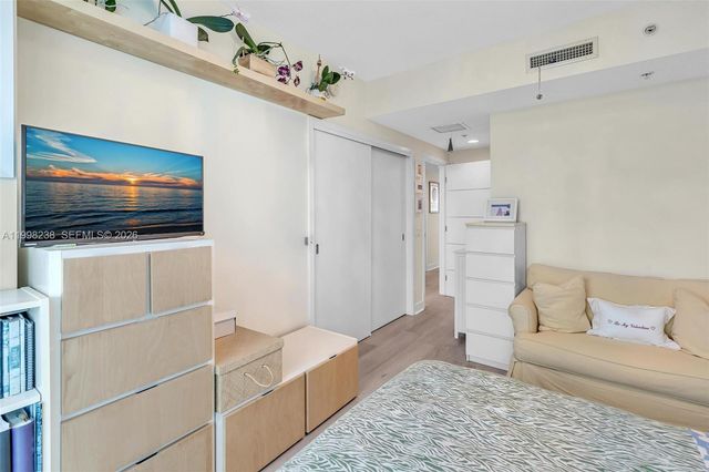 3801 Collins Ave 806, Miami Beach, FL 33140