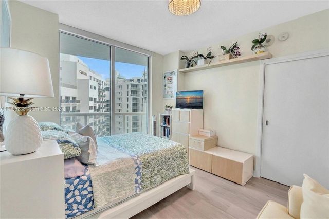 3801 Collins Ave 806, Miami Beach, FL 33140