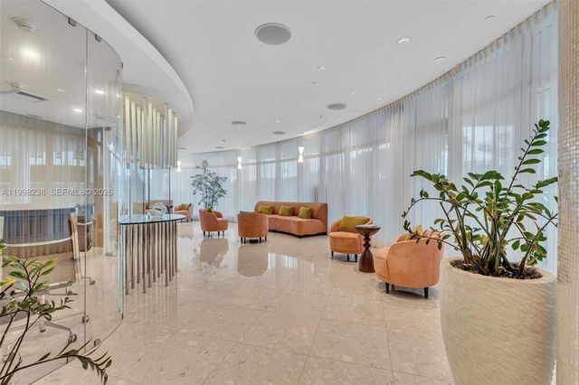 3801 Collins Ave 806, Miami Beach, FL 33140