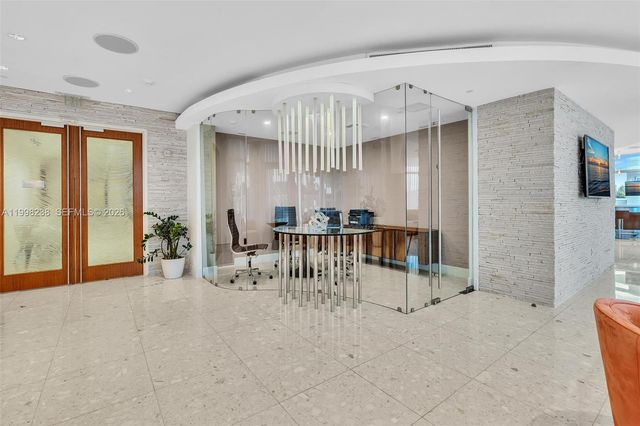 3801 Collins Ave 806, Miami Beach, FL 33140