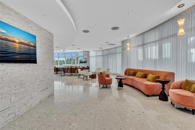 3801 Collins Ave 806, Miami Beach, FL 33140