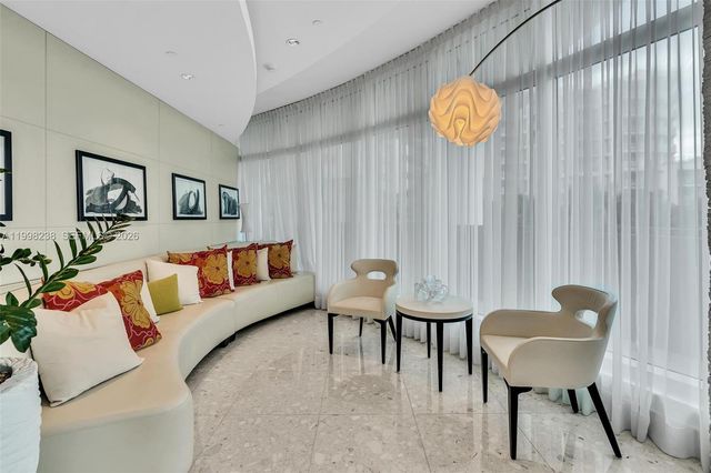 3801 Collins Ave 806, Miami Beach, FL 33140