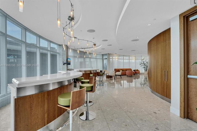 3801 Collins Ave 806, Miami Beach, FL 33140