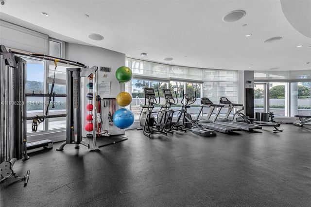 3801 Collins Ave 806, Miami Beach, FL 33140