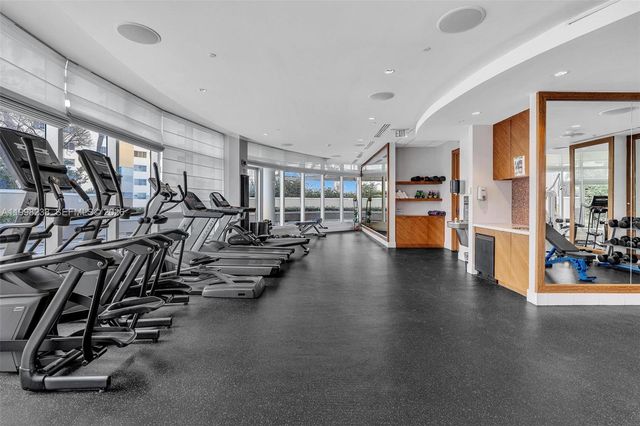 3801 Collins Ave 806, Miami Beach, FL 33140