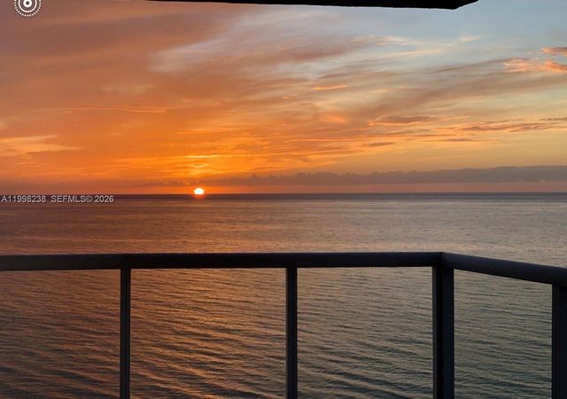 3801 Collins Ave 806, Miami Beach, FL 33140