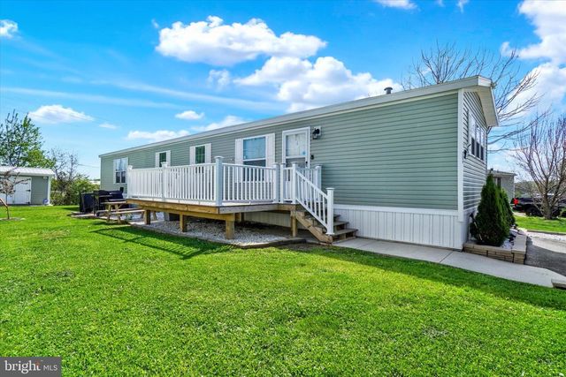 284 CHESAPEAKE EST, Thomasville, PA 17364