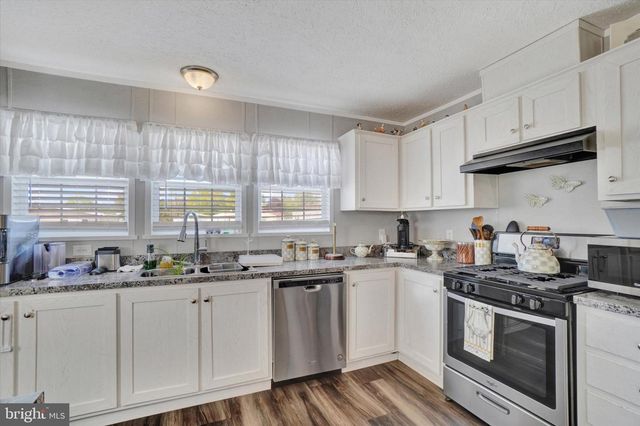 284 CHESAPEAKE EST, Thomasville, PA 17364
