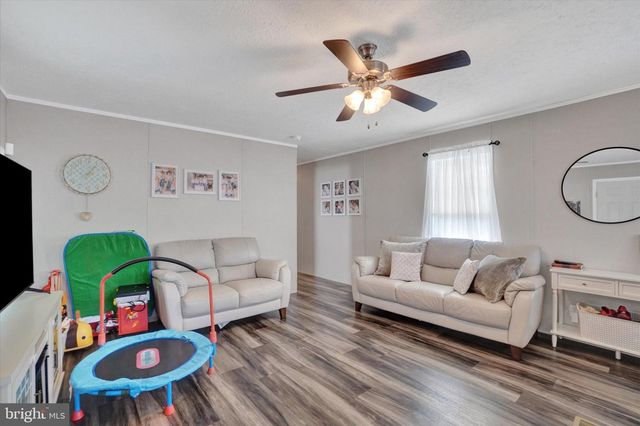 284 CHESAPEAKE EST, Thomasville, PA 17364