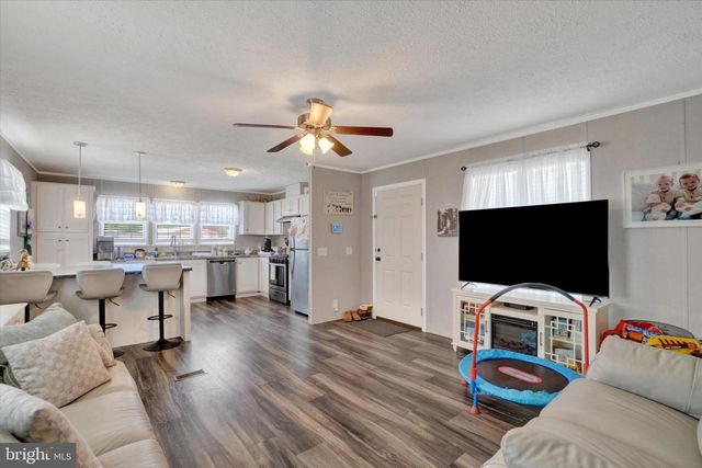 284 CHESAPEAKE EST, Thomasville, PA 17364