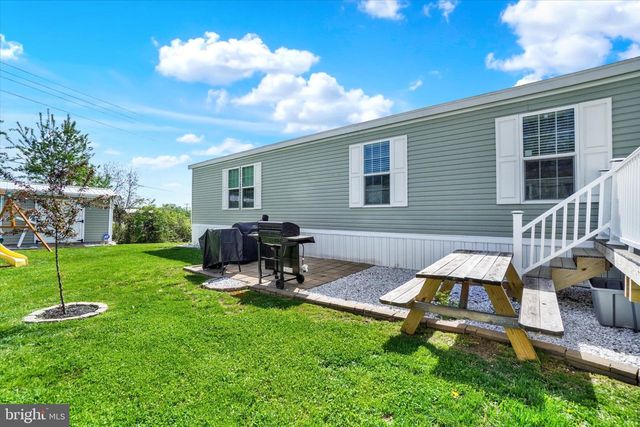 284 CHESAPEAKE EST, Thomasville, PA 17364