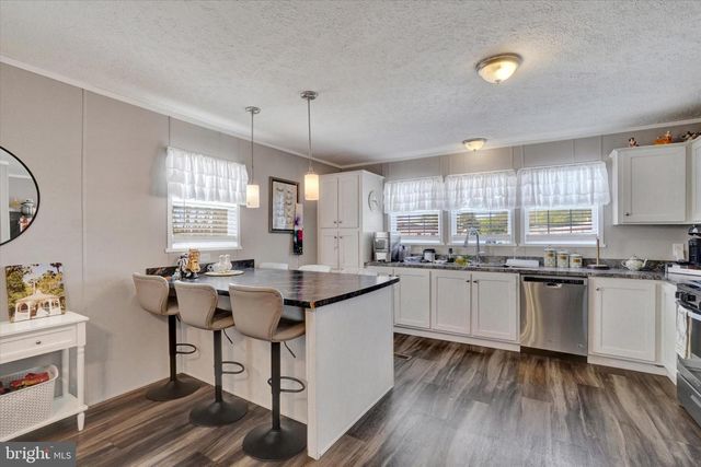 284 CHESAPEAKE EST, Thomasville, PA 17364
