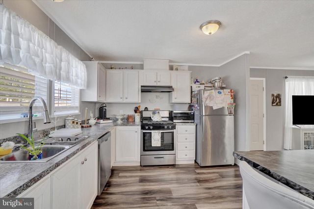 284 CHESAPEAKE EST, Thomasville, PA 17364