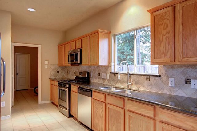 2212 Valley View Crossing, Conroe, TX 77304