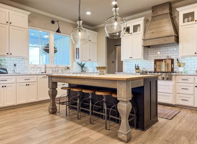 801 E 1st Street, Stinnett, TX 79083