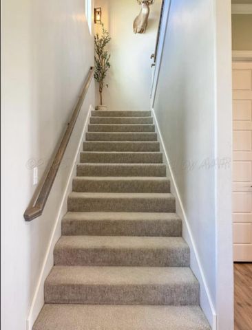 801 E 1st Street, Stinnett, TX 79083