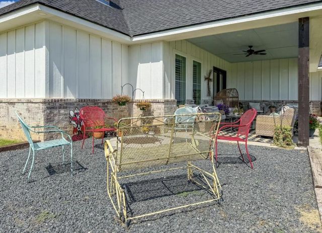 801 E 1st Street, Stinnett, TX 79083