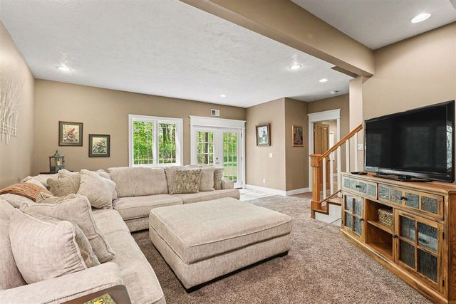 6054 S Moorland Road, Ravenna, MI 49451