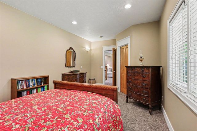 6054 S Moorland Road, Ravenna, MI 49451