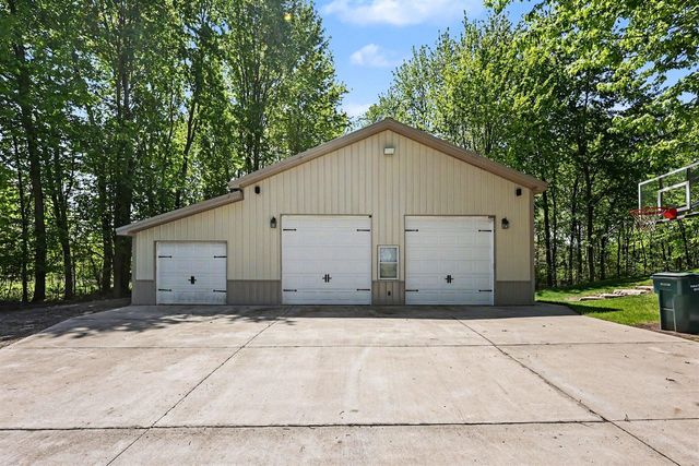 6054 S Moorland Road, Ravenna, MI 49451