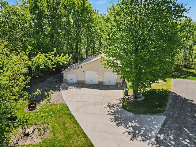 6054 S Moorland Road, Ravenna, MI 49451
