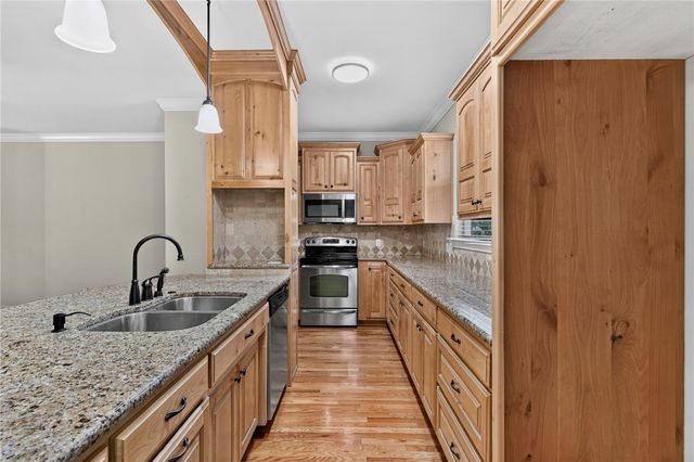 41 Village Road, Rogers, AR 72756