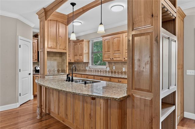 41 Village Road, Rogers, AR 72756