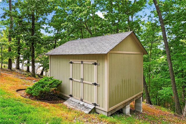 41 Village Road, Rogers, AR 72756
