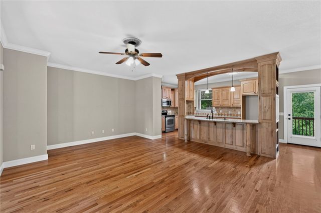 41 Village Road, Rogers, AR 72756