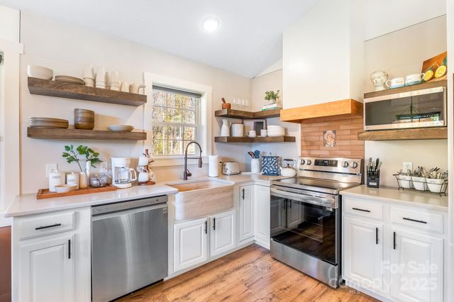 146 Promiseland Road, Canton, NC 28716