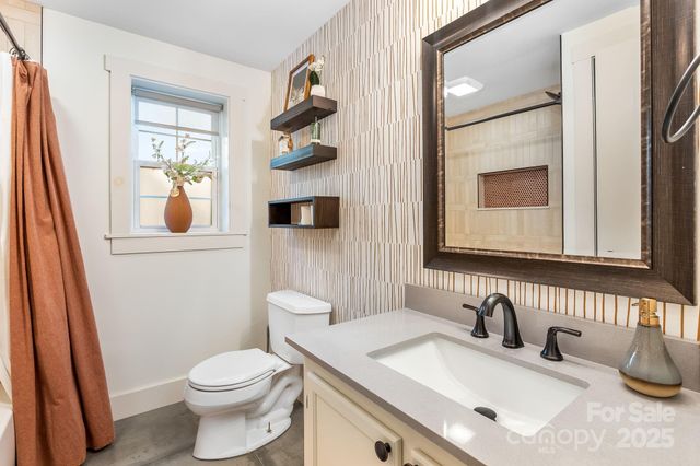 146 Promiseland Road, Canton, NC 28716