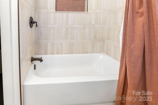 146 Promiseland Road, Canton, NC 28716