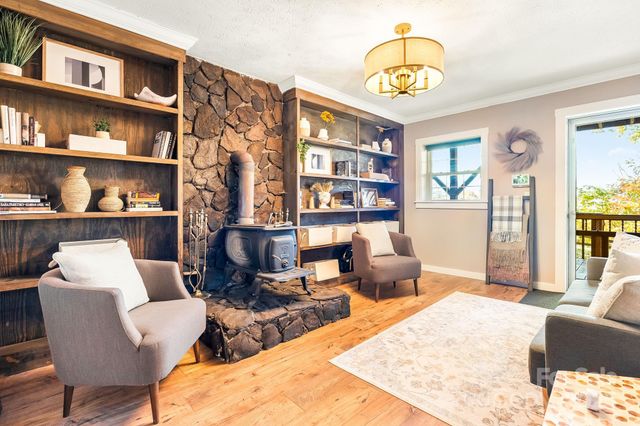 146 Promiseland Road, Canton, NC 28716