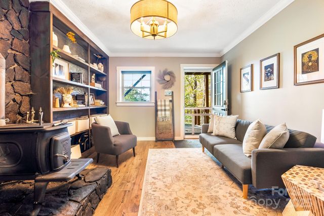 146 Promiseland Road, Canton, NC 28716