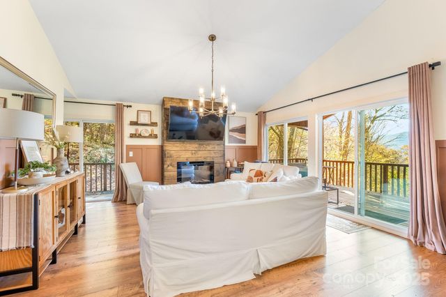 146 Promiseland Road, Canton, NC 28716