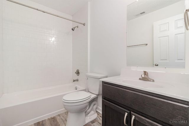 210 Carrington Place, Loveland, OH 45140