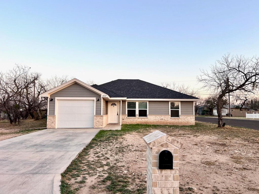2937 Coleman Street, San Angelo, TX 76901