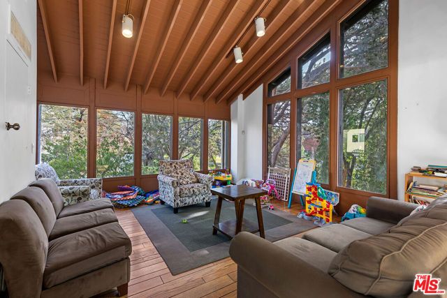 7306 Summertime Lane, Culver City, CA 90230