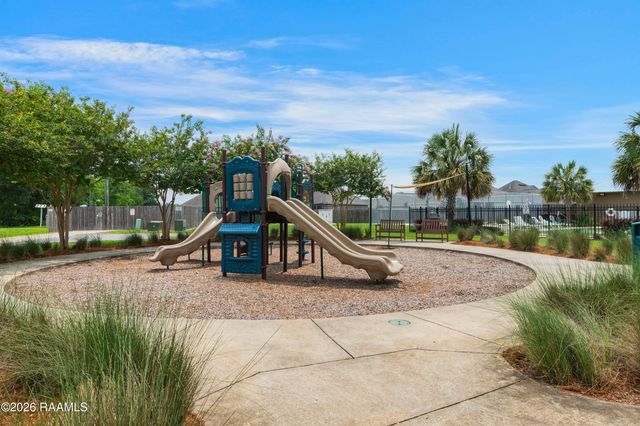 212 Valcour Place, Youngsville, LA 70592