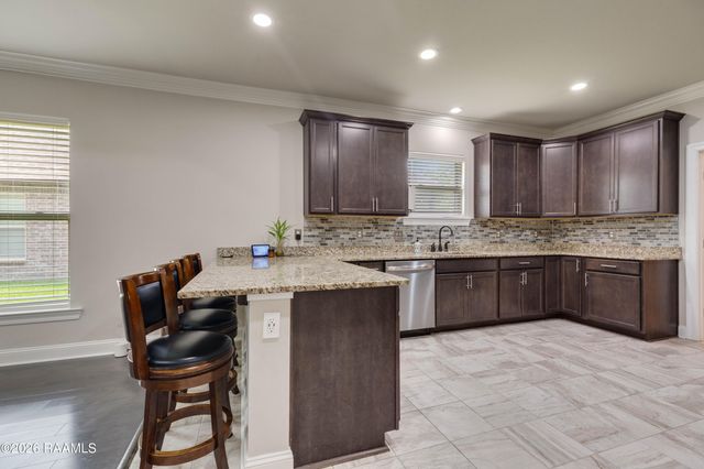 212 Valcour Place, Youngsville, LA 70592