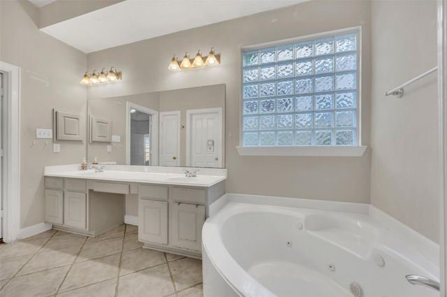 23 W Bonny Branch Street, The Woodlands, TX 77382