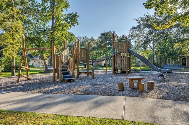 23 W Bonny Branch Street, The Woodlands, TX 77382