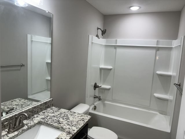 1162 Old Charlotte Trce, Clarksville, TN 37040