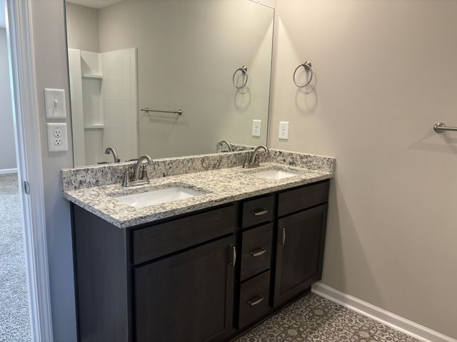 1162 Old Charlotte Trce, Clarksville, TN 37040