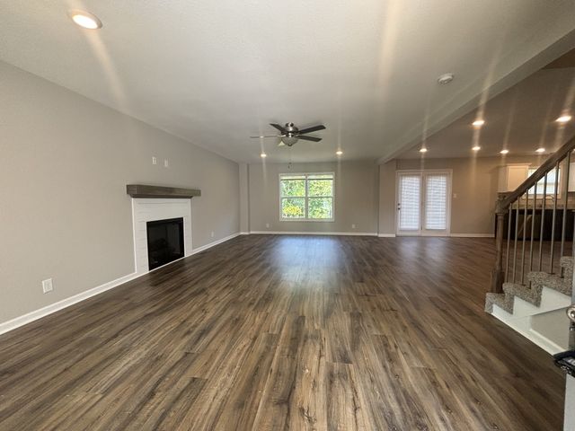 1162 Old Charlotte Trce, Clarksville, TN 37040